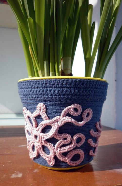 Décor de pot au crochet